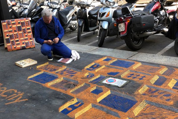 Hermes takes to the streets