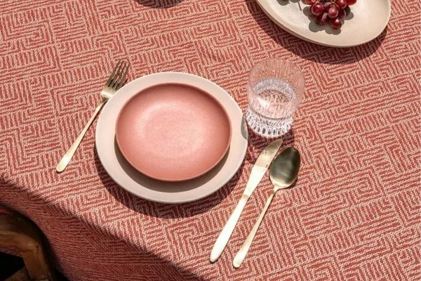 Outdoor textiles gemaakt in Europa van gerecycled polyester