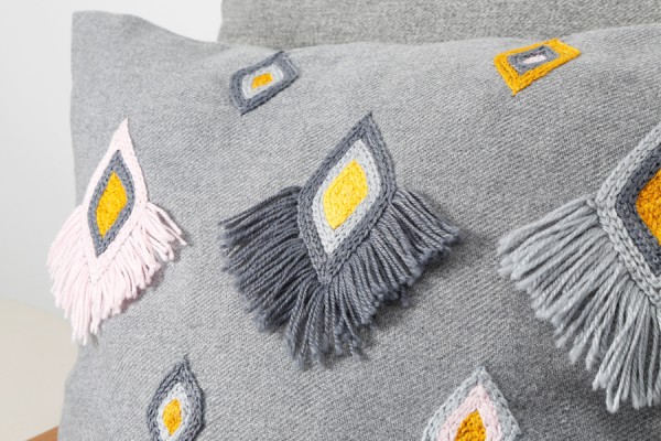 Thick chain stitch in wool