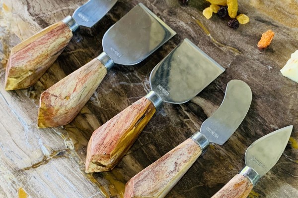 Cheese knives