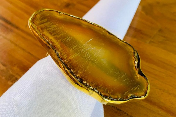 Napkin ring with agate