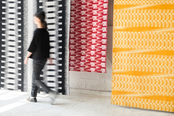 Weave inspired on floating threads