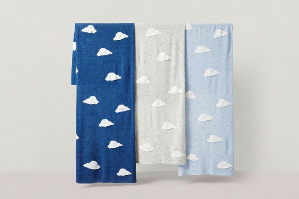Knitted cashmere throws