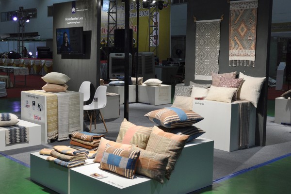 Showcasing ranges of 8 companies